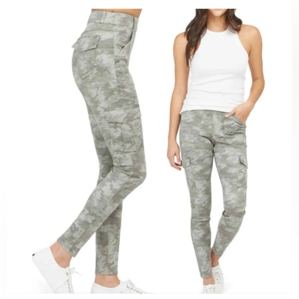 SPANX Camouflage CAMO Cargo tummy control women’s pull on Jean Pants Medium.